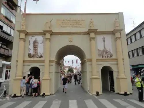 Club Torony Hotel - главное фото