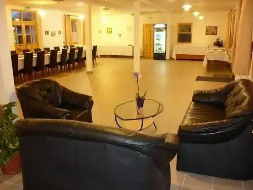 Akácliget Vendégház - главное фото