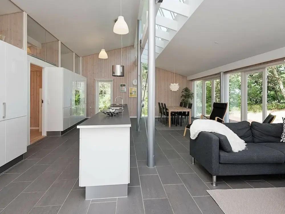 Beautiful Holiday Home in Glesborg With Terrace - главное фото