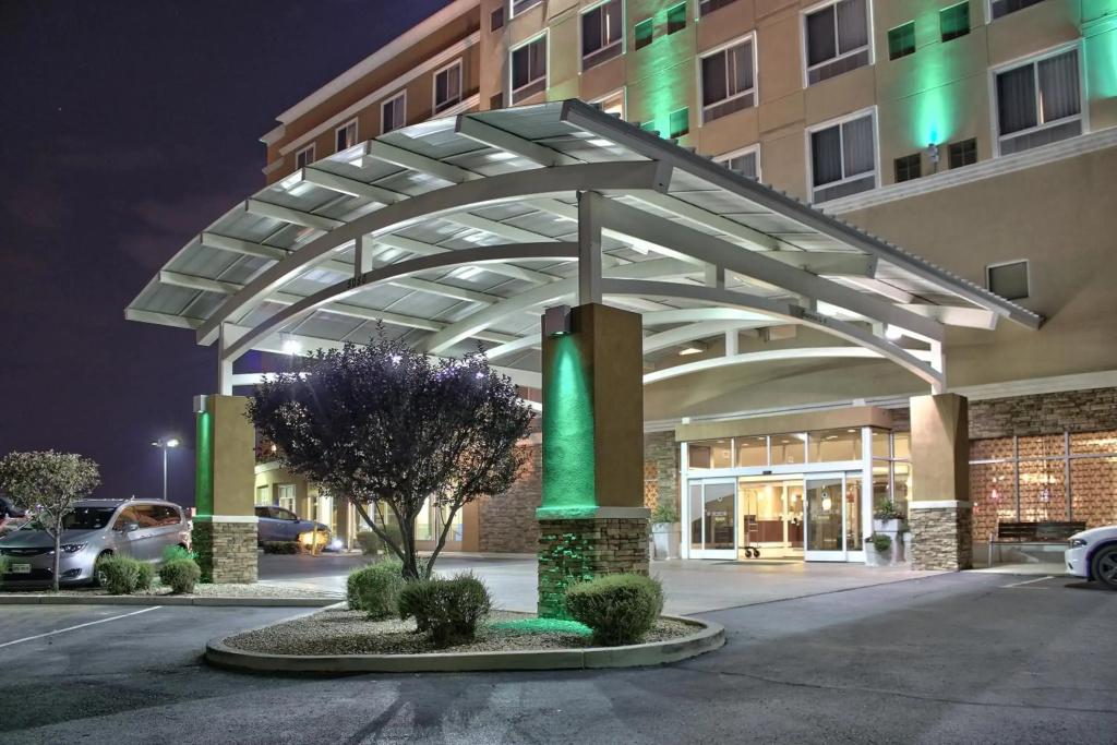 Holiday Inn & Suites Albuquerque-North I-25 by IHG - главное фото
