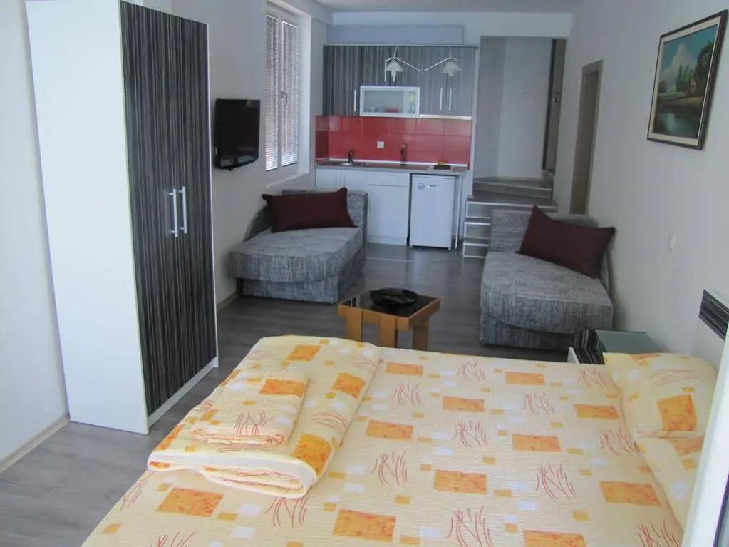 Golden Sunset Apartments - главное фото