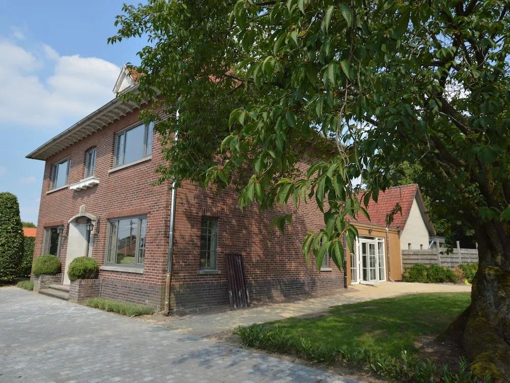 Magnificient Mansion in Peer With Spacious Garden - главное фото