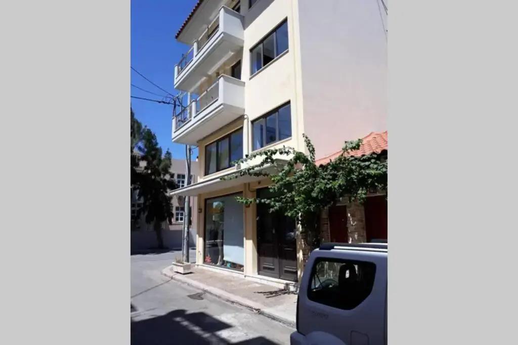 Lavrio port-centre 1bdr Apt with balcony wash machine - главное фото