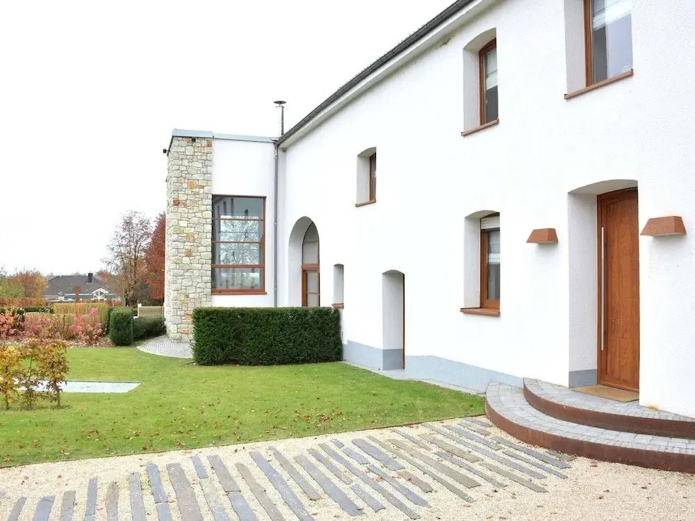 Affluent Farmhouse in Elsenborn with Infrared Sauna - главное фото