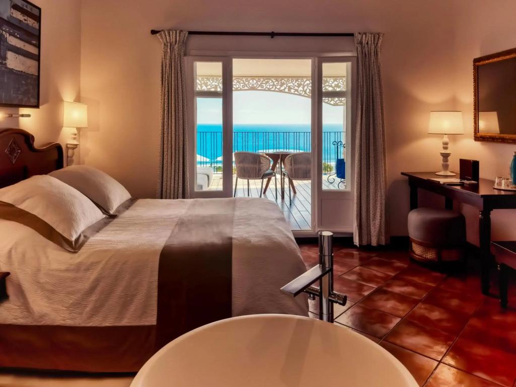 Blue Margouillat Seaview Hotel - главное фото