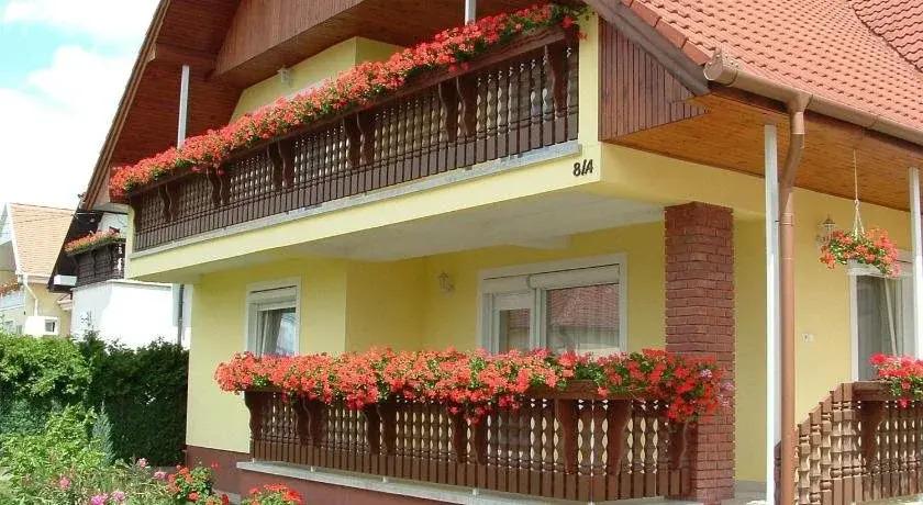 Zsuzsi Vendégház - главное фото