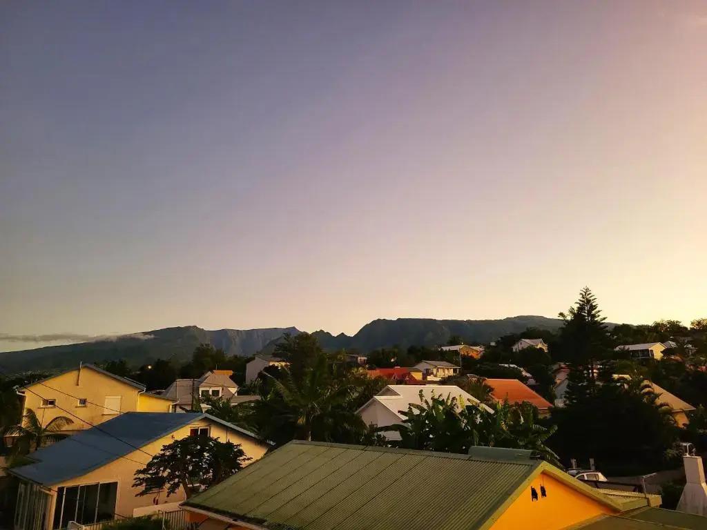 Tiny House Chaleureuse au Style Contemporain Minimaliste - главное фото