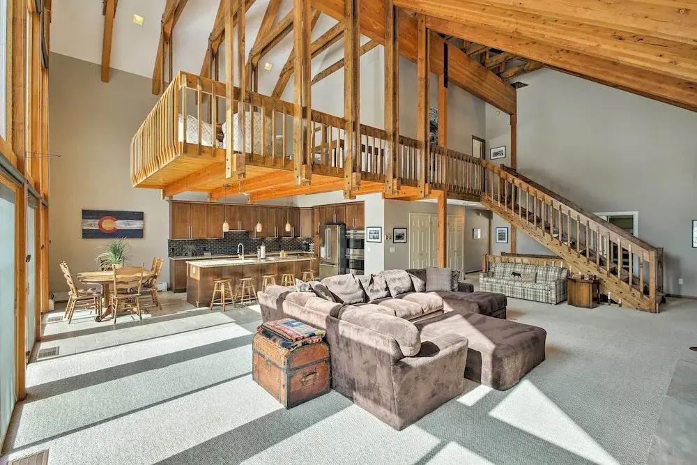 Luxurious Grand Lake Vacation Rental w/ Hot Tub! - главное фото