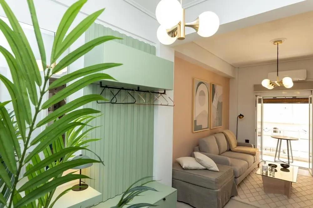 Urban Apartment in Egaleo - главное фото