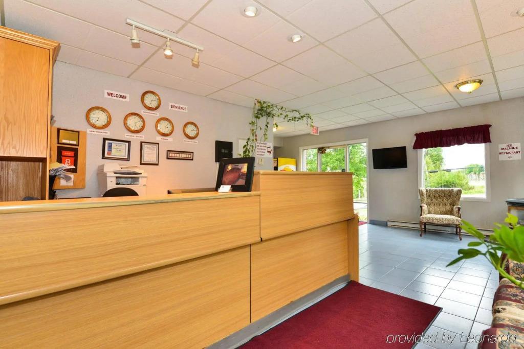 Canada's Best Value Inn & Suites - главное фото