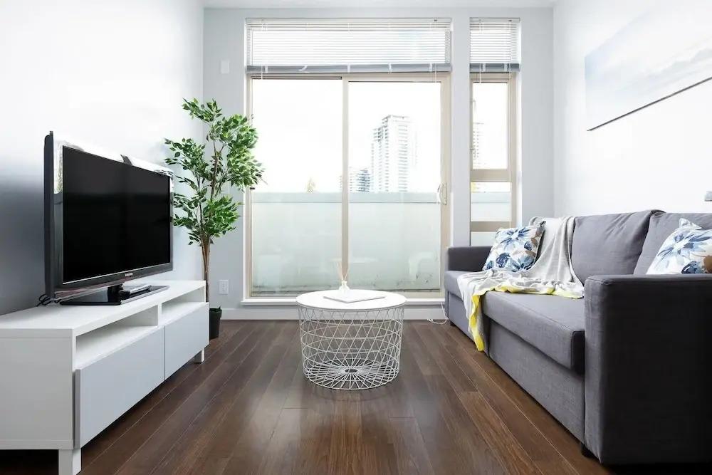 Surrey Center Cozy Condo - главное фото