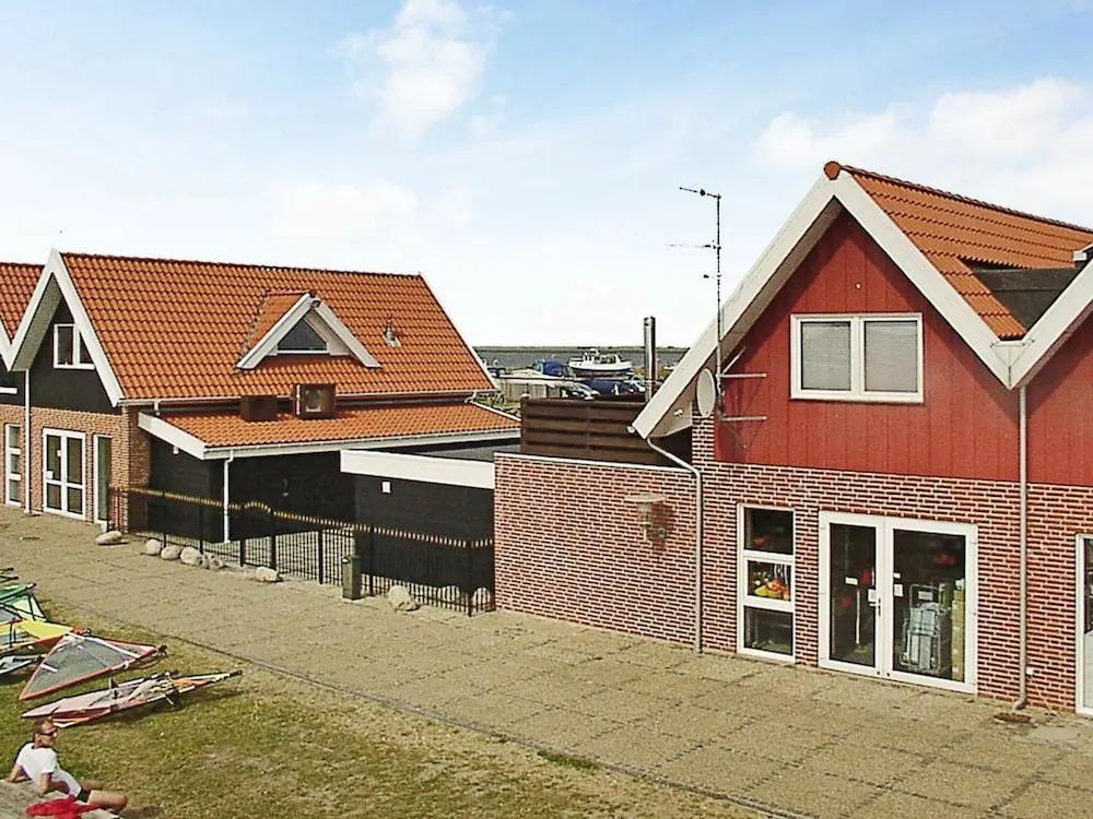 Beautiful Apartment in Hemmet With Roofed Terrace - главное фото