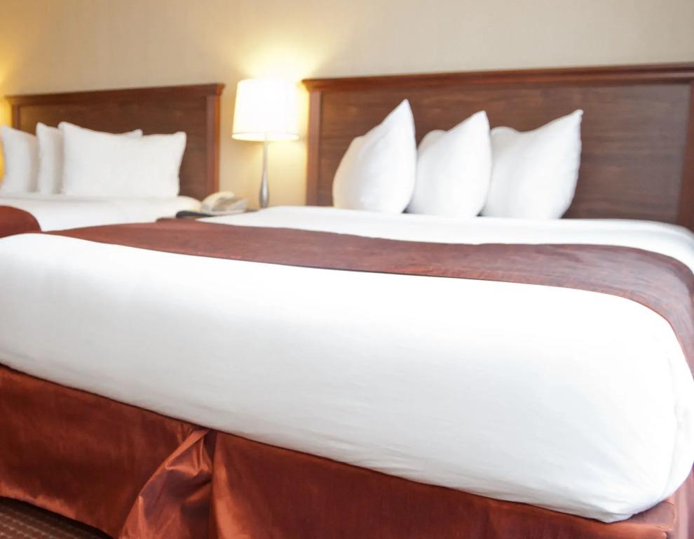 Merit Hotel & Suites - главное фото