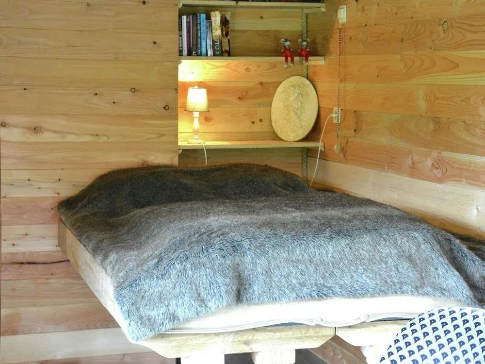 Cozy Mobile Home in Vresse-sur-semois With Terrace - главное фото