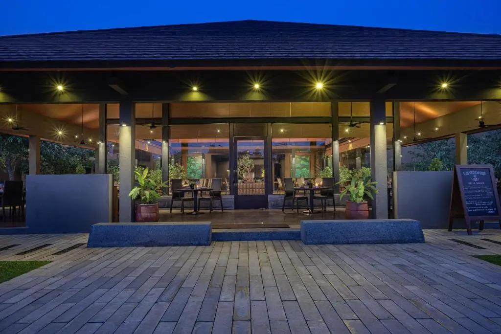 Отель Water Garden Sigiriya - главное фото