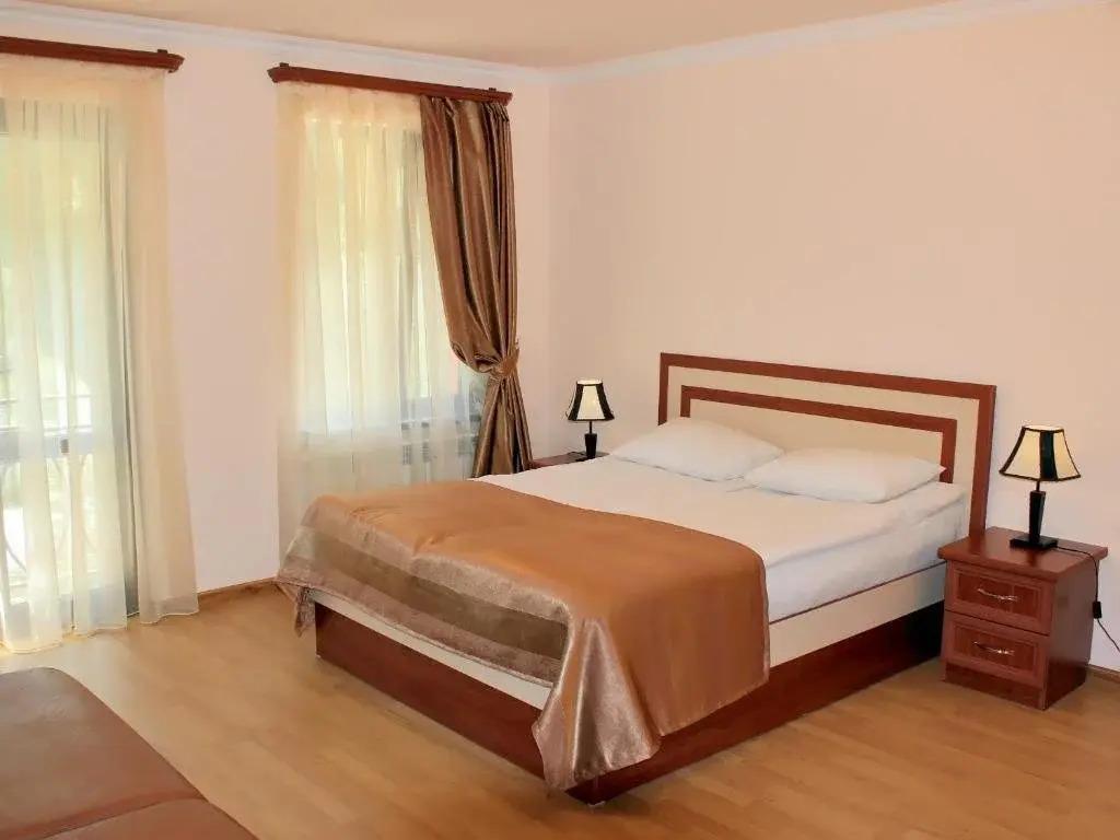 Семейный отель Ariana - главное фото