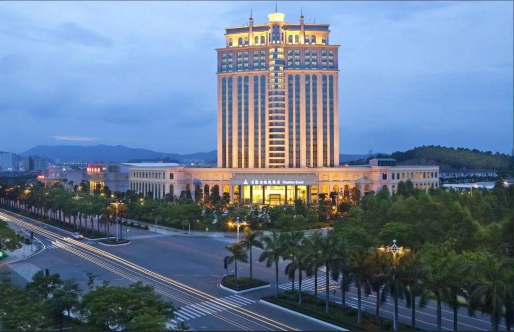 Jiangmen Gladden Hotel - главное фото