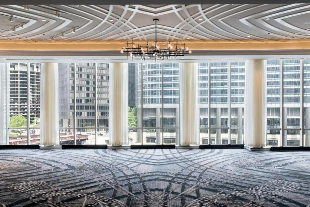 LondonHouse Chicago, Curio Collection by Hilton - главное фото