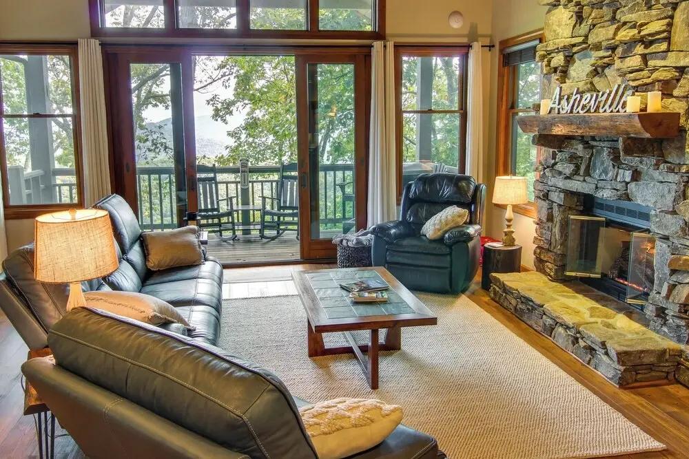 Mtn-view Condo w/ Screened Porch in Burnsville! - главное фото