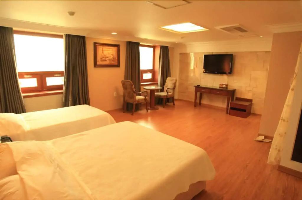 Palace Tourist Hotel - главное фото