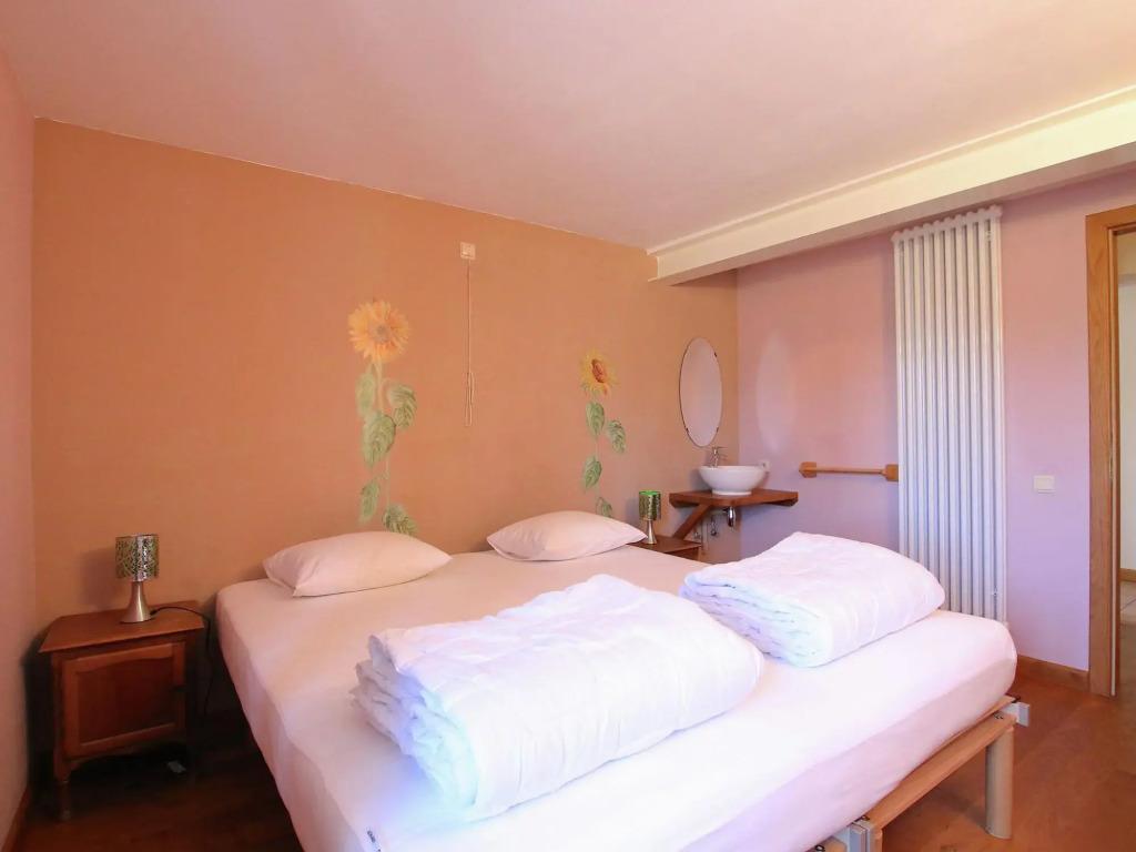 Former Farmhouse in Adorned Village - главное фото