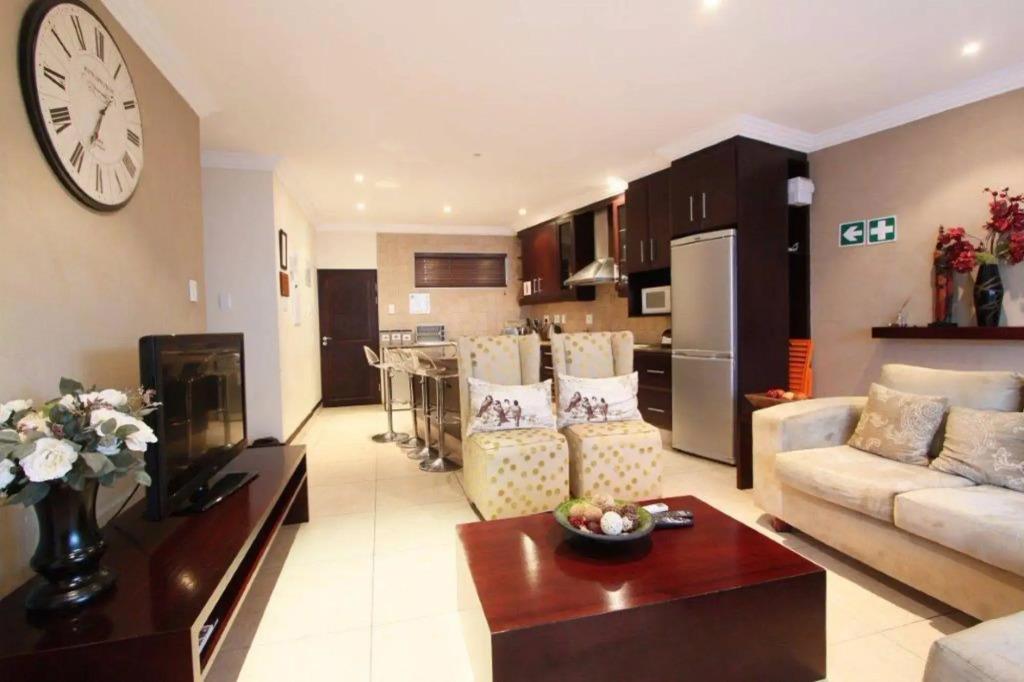 Ocean View Penthouse - главное фото