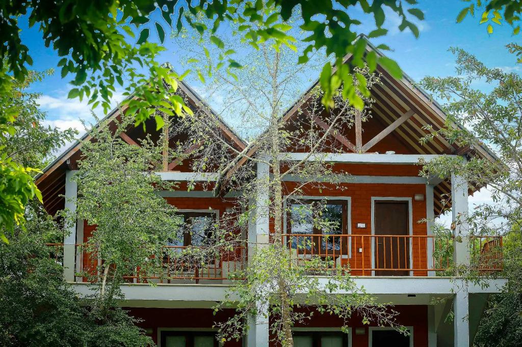 Elephas Resort - главное фото