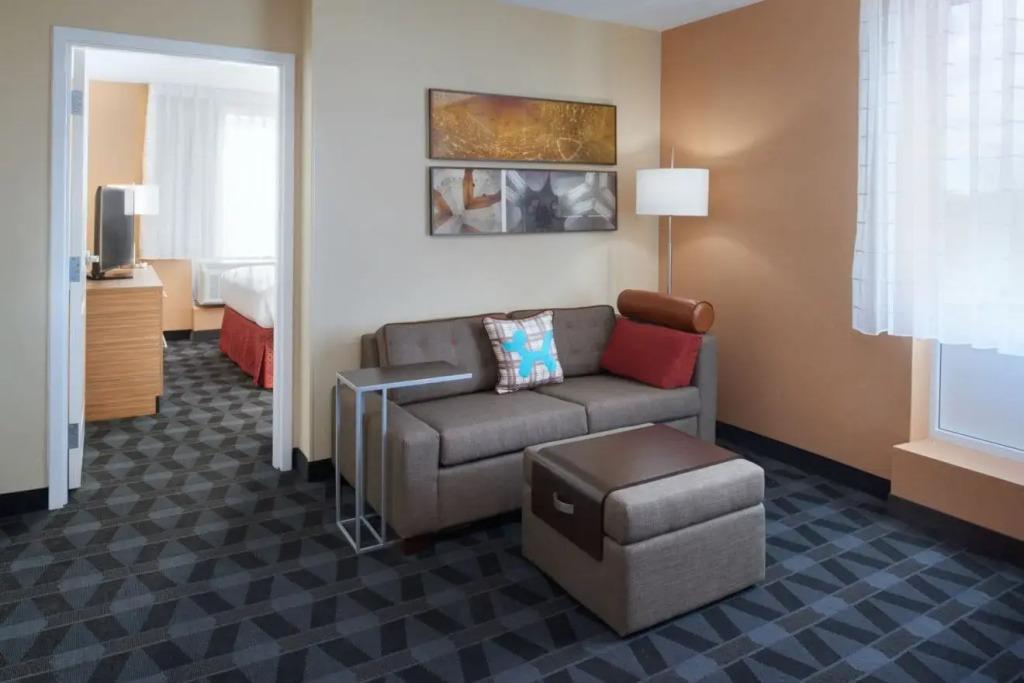 TownePlace Suites by Marriott Grand Rapids Airport - главное фото