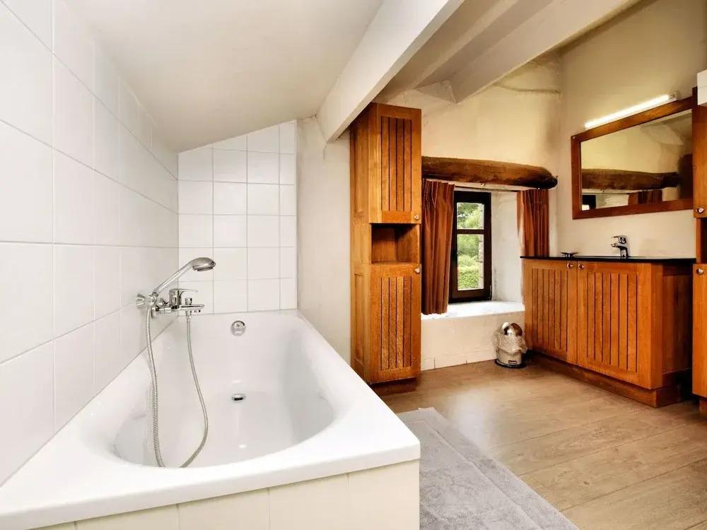 Charming Link-detached Gîte on a Converted Farm With Spacious Private Terrace - главное фото