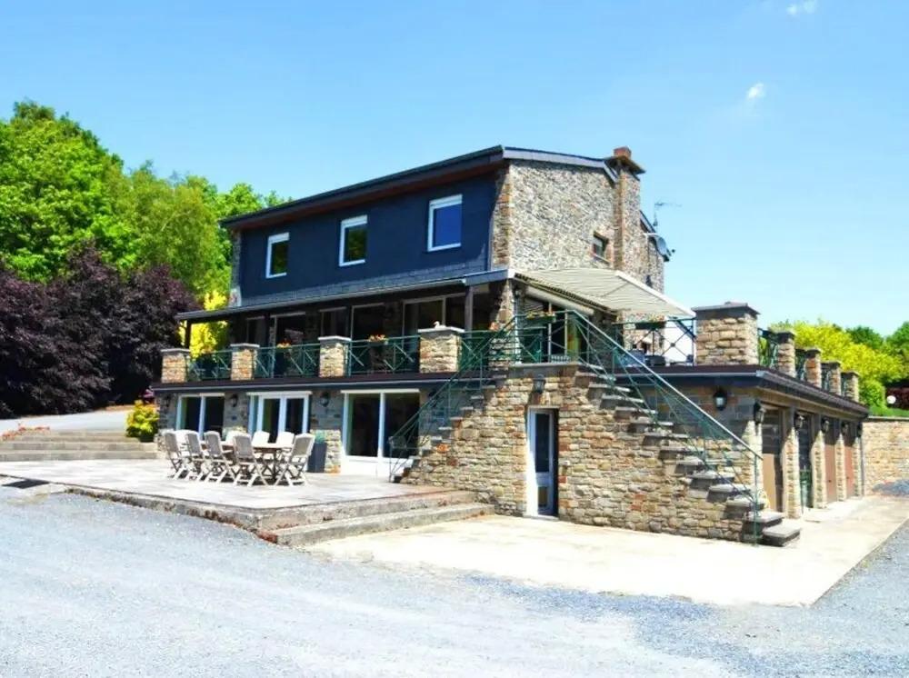 House with 5 Bedrooms in Bertogne, with Wonderful Lake View, Enclosed Garden And Wifi - главное фото