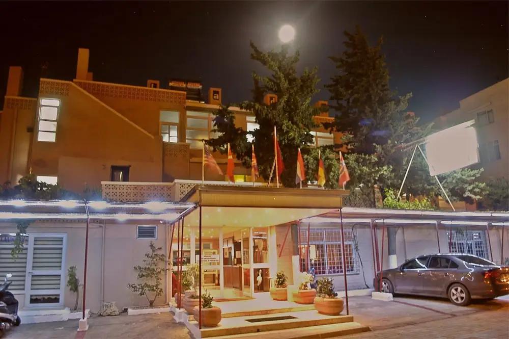 Lades Hotel - главное фото