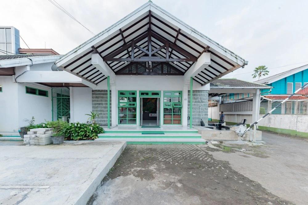 RedDoorz @ Jalan R.E. Martadinata Sukabumi - главное фото