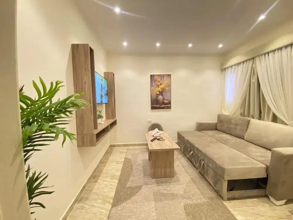 Seven Pyramids Inn - главное фото