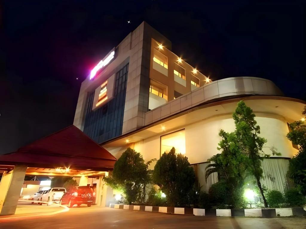Hotel Banjarmasin International - главное фото