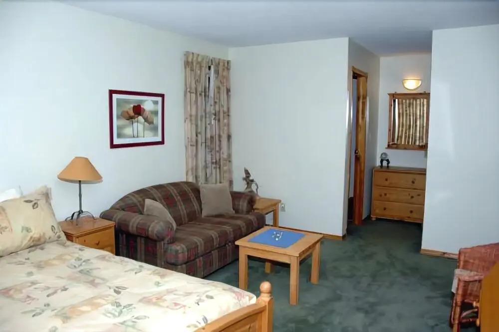 Birch Meadows Lodge B&B - главное фото