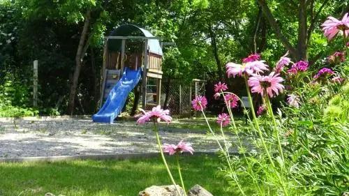 Yewlake Vendégház - главное фото