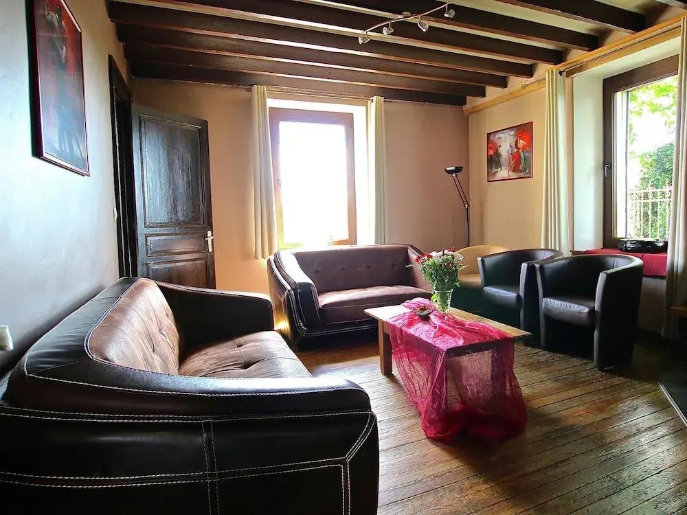 Modern Holiday Home in Neufchateau with Terrace - главное фото