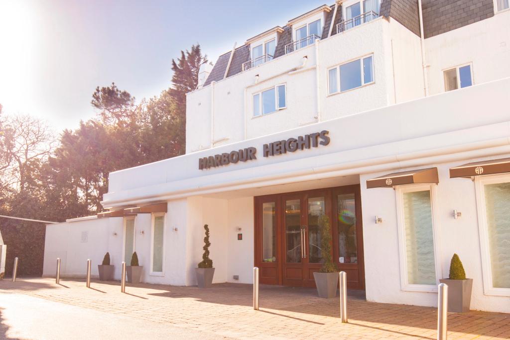 Harbour Heights Hotel - главное фото