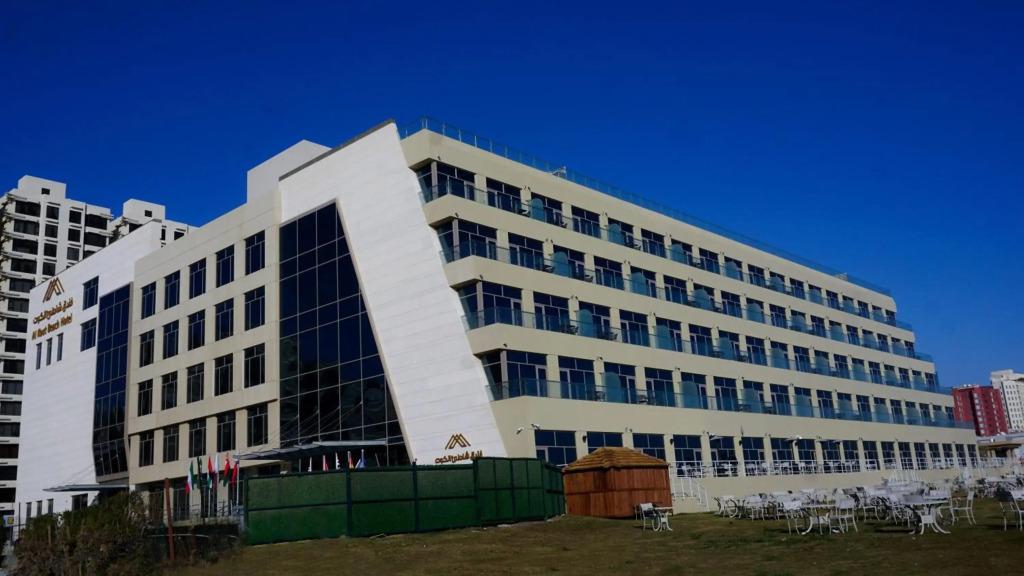 Al Kout Beach Hotel - главное фото
