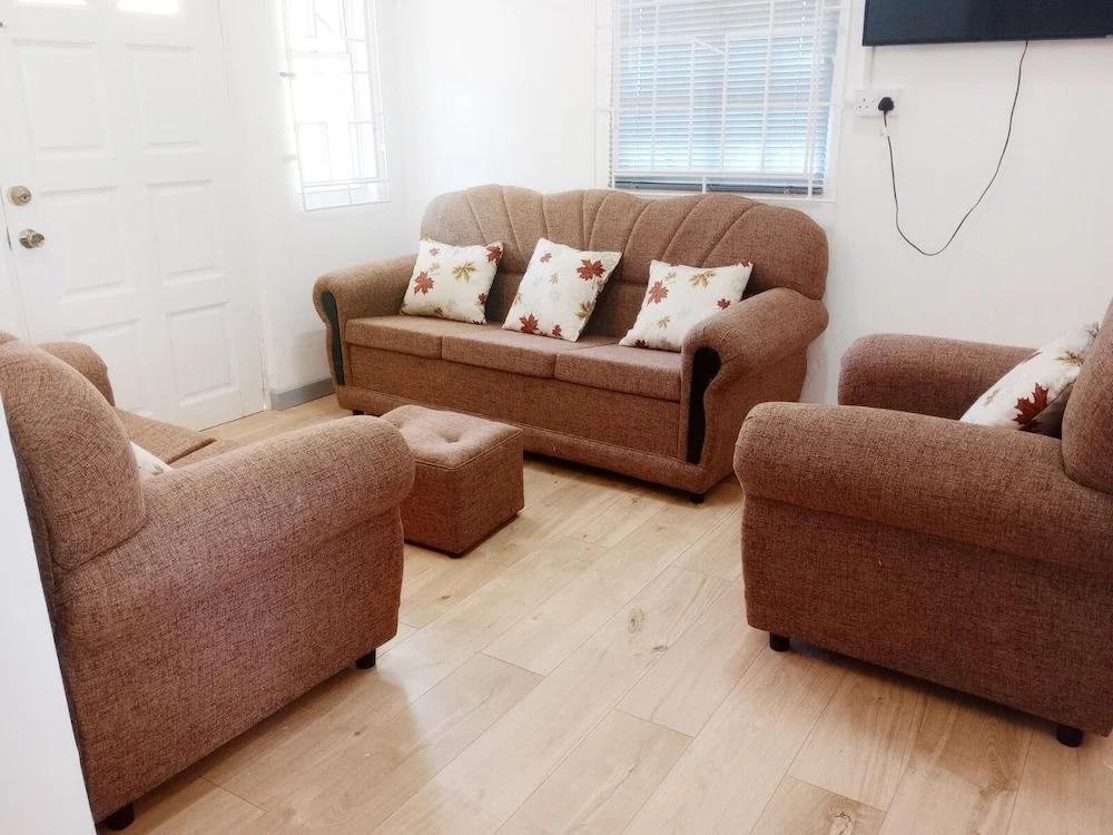 Impeccable 2-bed House in St Patrick's - главное фото