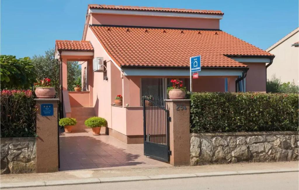 Holiday home Peroj *LXXIII * - главное фото