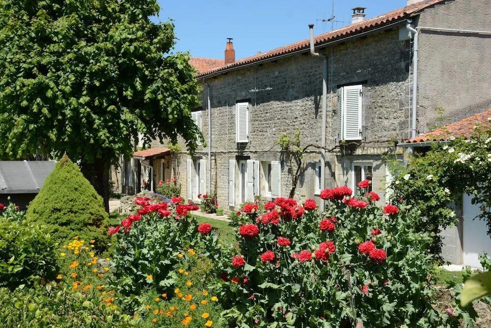Les Noyers Aulnay - главное фото