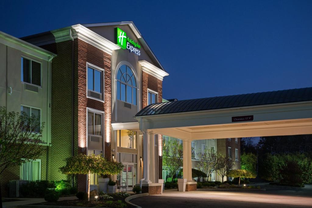 Holiday Inn Express & Suites Youngstown N (Warren/Niles) by IHG - главное фото
