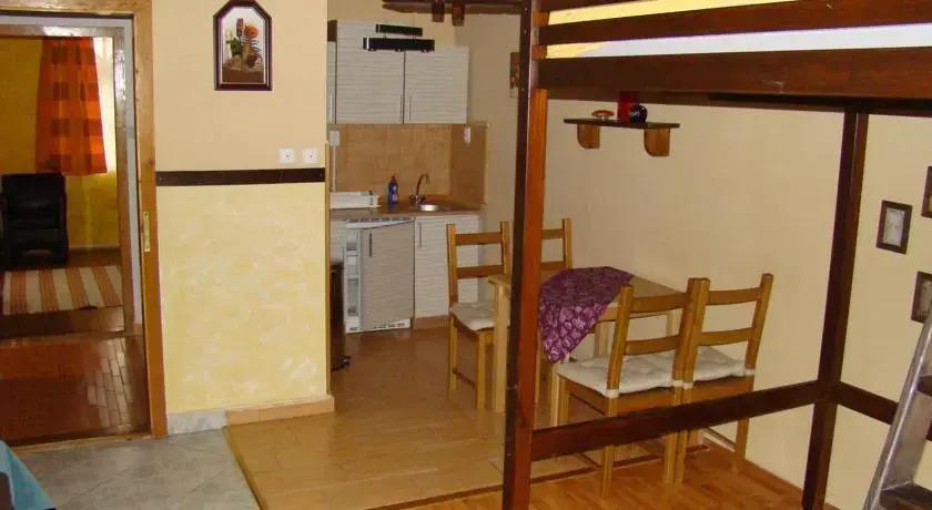 Atyalak Ház - главное фото