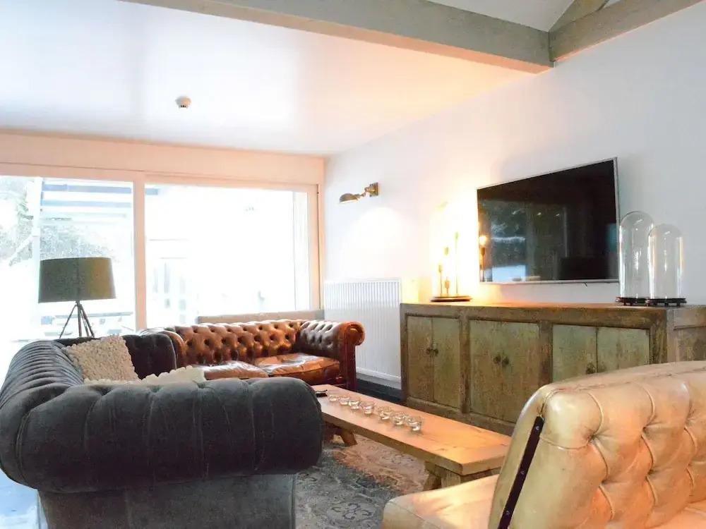 Villa With Hottub in Calm Area - главное фото