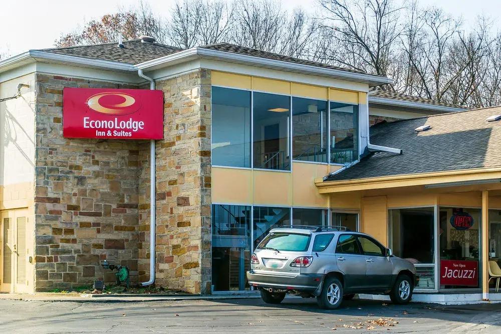 Econo Lodge Inn & Suites - главное фото