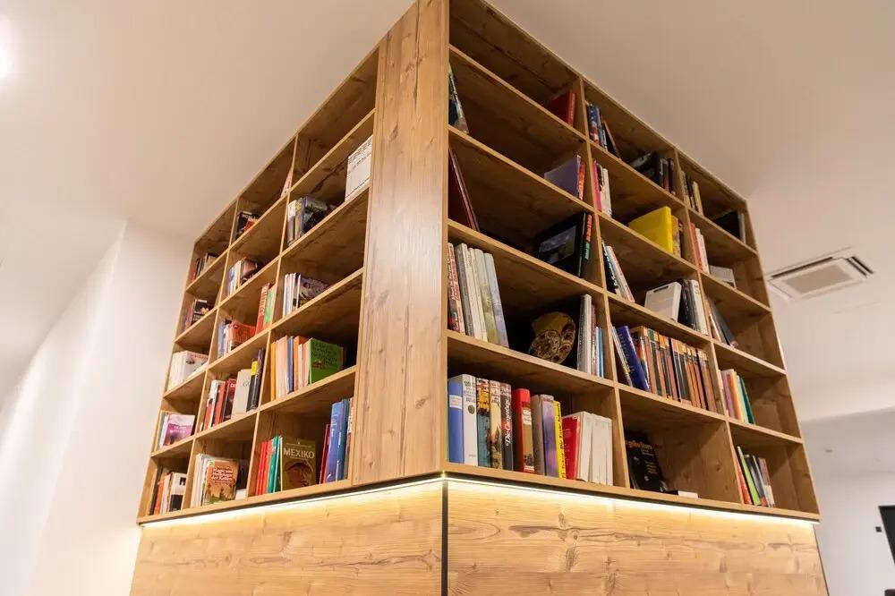 Self-Check-in Hotel VinoQ Zistersdorf - главное фото