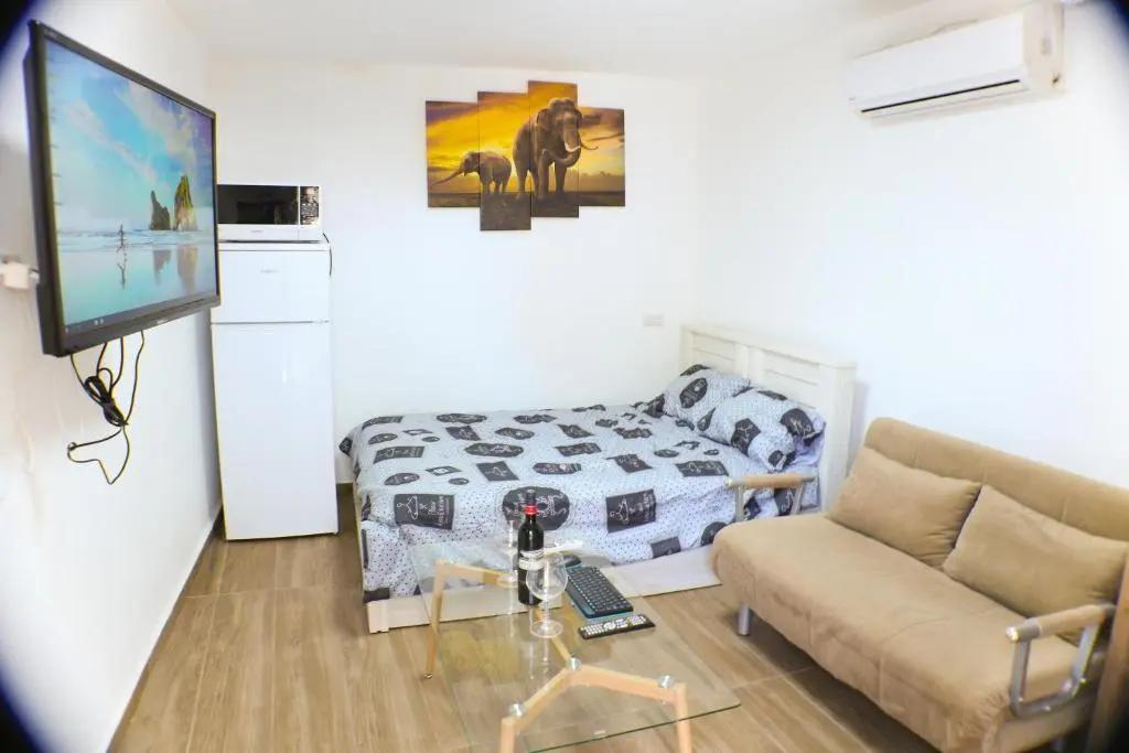 Orel's Ground floor Apartment - главное фото