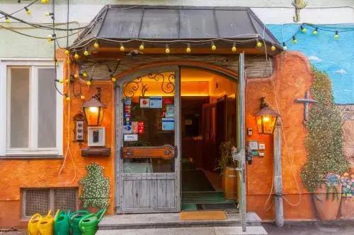 Hotel-Garni & Hostel Sandwirt - главное фото