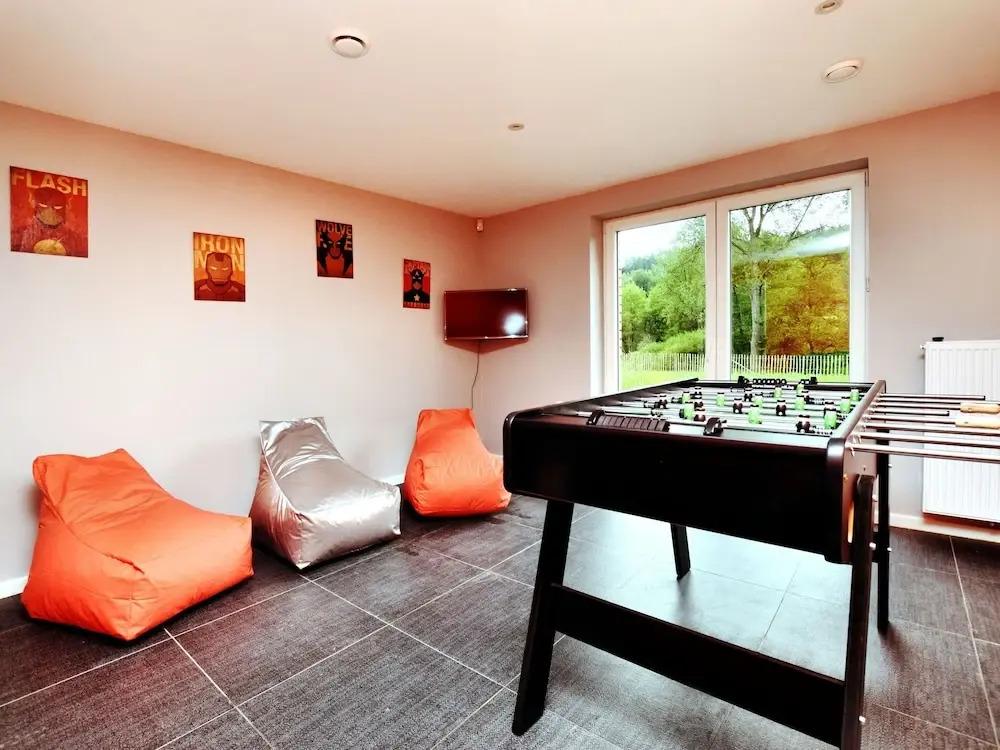 Combination of two Beautiful, Luxuriously Renovated Homes With En-suite Bathrooms - главное фото